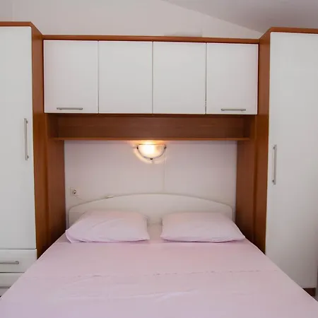 Apartments Bartul Sucuraj Room photo