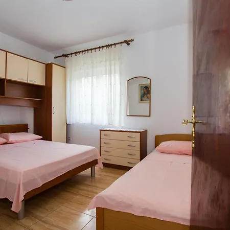 Apartments Bartul Sucuraj Room photo