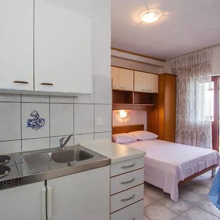 Apartments Bartul Sucuraj Room photo