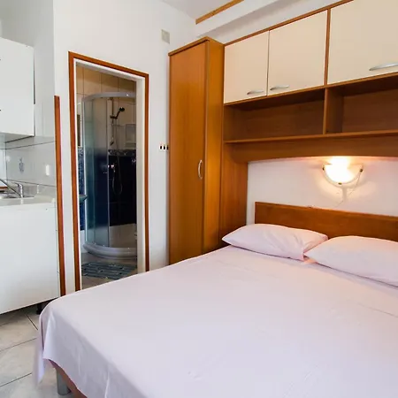 Apartments Bartul Sucuraj Room photo