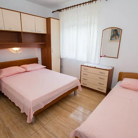 Apartments Bartul Sucuraj Exterior photo