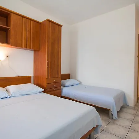 Apartments Bartul Sucuraj Exterior photo