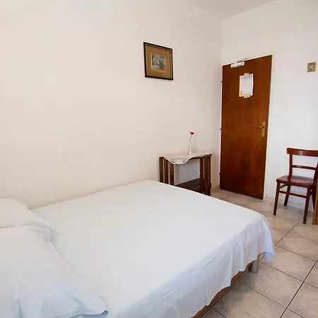 Apartments Bartul Sucuraj Exterior photo
